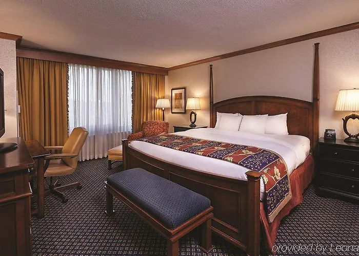 Doubletree By Hilton Chicago - Hotel 3*
